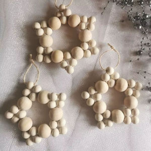 Corona de Cuentas de Madera Redonda, Estilo Bohemio, Hecha a Mano, Decorativa, con Flores, para Navidad, sin Luces, para Colgar, Decoración del Hogar, Pieza Única - Product Image 4