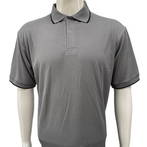 Chemise grise à manches courtes pour homme avec poche, en tissu tricoté respirant Spandex/Polyester, design uni décontracté, longueur standard - Product Image 1