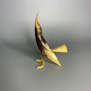 Escultura Decorativa de Cuerno Natural, Hecha a Mano, Económica, para Mesa de Centro, Hogar u Oficina, por Perfect Enterprises - Product Image 1