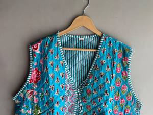 Gilet matelassé floral pour femme, col en V, sans manches, imprimé, poches, rembourrage en polyester, longueur standard, CADEAU POUR ELLE - Product Image 4
