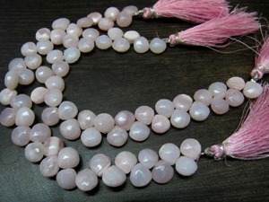 Cuentas de Ópalo Rosa Natural en Forma de Corazón de 9-10 mm, Facetadas, Tipo Briolette, Hilo de 8 Pulgadas de Largo - Product Image 1