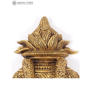 รูปปั้นทองเหลืองแขวนผนังรูปมะพร้าวสำหรับทำพิธีกรรม0Kalasha ขนาด7นิ้วสำหรับตกแต่งบ้านและวิหารผลิตในอินเดีย - Product Image 1