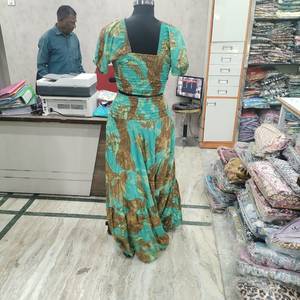 Women Green <b>Floral</b> Print V Neck Crop Top and <b>Long</b> <b>Skirt</b> 2 Piece Set Ruched Casual Outfit - Product Image 3