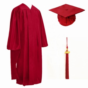 Ensemble Robe et Toque de Remise de Diplôme Rouge avec Pompon 2023 – Tenue de Cérémonie Académique pour Uniforme Scolaire Adulte Unisexe en Polyester Tissé - Product Image 1