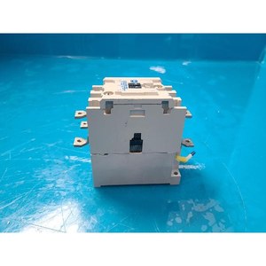 Contacteur magnétique CUTLER-HAMMER CE15KN3-T16 d'occasion – Pièces d'équipement semi-conducteur Legacy - Product Image 1