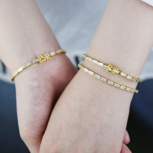 Pulsera de Oro Sólido de 10k/14k con Diamante Cultivado en Laboratorio de Corte Radiante de 2.5*4mm y Engaste de Bisel - Product Image 3