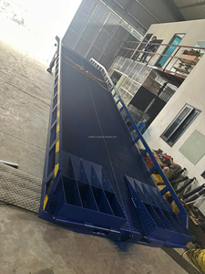 Rampe de chargement de conteneurs hydraulique manuelle Naltako de 6 tonnes pour les opérations de manutention en entrepôt avec chariots élévateurs et camions, rampe mobile d'entrepôt de 6 tonnes - Product Image 2