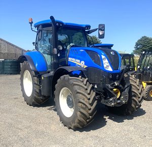 ราคาโรงงาน รถแทรกเตอร์คุณภาพสูง NEW-HOLLAND T7.260 PC 90 แรงม้า ขับเคลื่อน 2 ล้อ เครื่องยนต์ FPT ระบบเกียร์พร้อมปั๊มเกียร์ ขายส่งจำนวนมาก เบลเยียม - Product Image 4