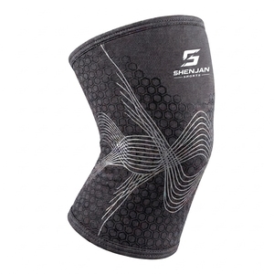Ajustement confortable pour une meilleure performance et des protections de genoux de qualité supérieure alliant compression avancée et construction durable. - Product Image 3