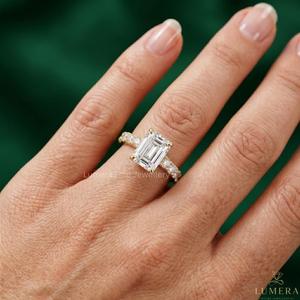 Bague de fiançailles en or 9KT 10KT 14KT 18KT avec moissanite taille émeraude, pavé de diamants de laboratoire, solitaire, plaqué rhodium, luxe - Product Image 6