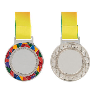 Medalla de Diseño Único y Personalizable con Cinta Amarilla Suave, Hecha de Acero de Alta Calidad, Grabado Impermeable para Eventos de Equipo - Product Image 1