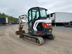 Mini-excavatrice sur chenilles E42 fiable, modèle 2022, pour l'aménagement paysager, les travaux publics et la préparation des chantiers - Product Image 2