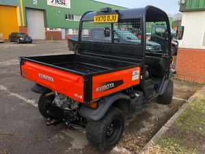 Vehículo Utilitario Todoterreno Kubota RTV-X1110 Original, 4x4, Diésel, con Plataforma de Carga para Aplicaciones Comerciales al Aire Libre - Product Image 1