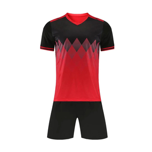 Ensemble d'uniformes de football pour hommes, rouge et noir, col en V, manches courtes, jersey en polyester sublimé à séchage rapide, shorts à taille élastique - Product Image 2