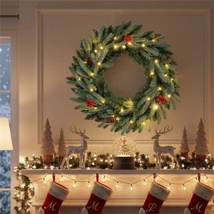 Ghirlanda Natalizia Verde Pre-Illuminata da 60 cm con 20 LED Bianchi Caldi, Pigne e Bacche Rosse, Moderna Ghirlanda in PVC per Interni/Esterni - Product Image 2