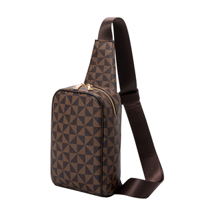 Bolso de pecho de gran capacidad con estilo cruzado ajustable, secciones de almacenamiento seguras y diseño ligero para uso diario. - Product Image 2