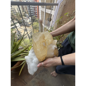 Calcita Natural sobre Cristal de Calcedonia Blanca, Hermoso Espécimen Mineral para Sanación y Decoración - Product Image 3