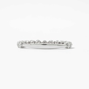 แหวนหมั้นเพชรทรงเหลี่ยม 0.85 กะรัต เพชรเลี้ยงในห้องปฏิบัติการ ตัวเรือนทองคำขาว 14K ประดับเพชรแบบกรงเล็บ  รับรองโดย IGI ดีไซน์ครึ่งวงนิรันดร์ สวยสง่าสำหรับผู้หญิง - Product Image 3