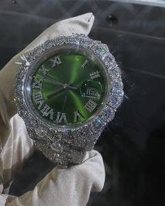 Reloj de Lujo con Diamantes Moissanite, Números Romanos Analógicos Verdes, Alta Calidad VVS, Automático, Movimiento Japonés ETA, Oro Blanco, Acero Inoxidable - Product Image 3