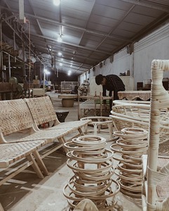 โคมไฟเพดานทรงกรวยหวายสานทำมือ ยี่ห้อ NhatMinh เคลือบสีฝุ่น น้ำหนักเบา เป็นมิตรกับสิ่งแวดล้อม ดีไซน์หรูหราทันสมัย - Product Image 2