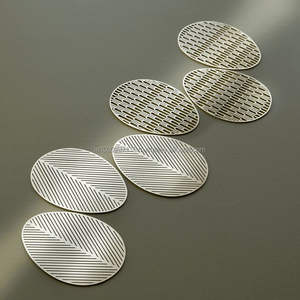 Posavasos decorativo de metal con diseño de filigrana hecho a mano por artesanos expertos para uso elegante en la mesa de la cocina del hogar - Product Image 2