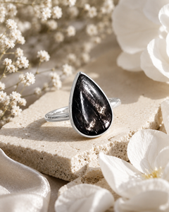 Bague en argent 925 sertie de pierres précieuses d'hypersthène noire naturelle en forme de poire pour femme, idéale pour un anniversaire - Product Image 2