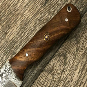 Cuchillo de caza hecho a mano de acero de Damasco con mango liso y hoja duradera para uso en exteriores y camping. - Product Image 2