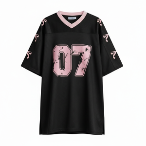 เสื้อฟุตบอลตาข่ายสีดำสำหรับผู้หญิง รุ่น 07 ลายโบว์สีชมพู ทรงปกติ แขนสั้น ระบายอากาศได้ดี แห้งเร็ว ชุดกีฬาสำหรับผู้ใหญ่ - Product Image 2