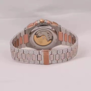 Reloj Unisex de Lujo de Acero Inoxidable con Diamantes, Esfera Azul, Movimiento de Cuarzo Analógico, Cierre Desplegable, Caja Cuadrada de 44 mm - Product Image 5