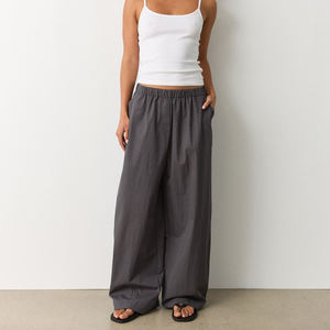 Pantalon de survêtement décontracté personnalisé pour homme, coupe ample et large, en nylon coupe-vent, style cargo vintage, séchage rapide, léger, pour le sport - Product Image 2