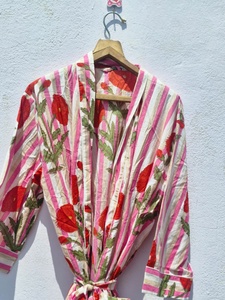 Robe kimono en coton rayée rose à motifs floraux, légère, pour l'été, tenue de plage bohème, vêtements de spa - Product Image 6