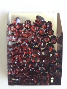Natural <b>Red</b> Garnet 8x6MM Oval Cut Best Quality Loose Gemstone For Jewelry Making - Product Image 5