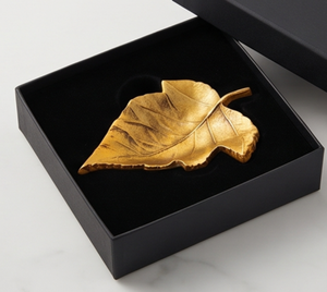 Plateau de service moderne en feuille d'or, plateau décoratif en métal poli pour la salle à manger, accessoires élégants pour la table. - Product Image 6