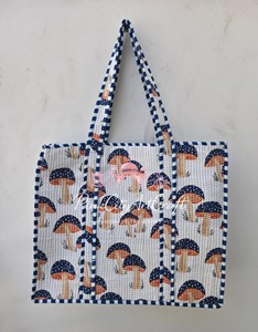 Bolso tote de mujer acolchado de algodón hecho a mano, de color liso, con correas a rayas y borde de acolchado recto, superventas 2026 - Product Image 4