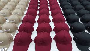 หมวกแก๊ปทรงทรัคเกอร์แบบลำลองคุณภาพพรีเมียมจาก Protect Style Apparels สวมใส่สบาย ระบายอากาศได้ดี ผลิตจากผ้าฝ้าย บริการสกรีนโลโก้ตามสั่ง เหมาะสำหรับทุกเพศทุกวัย - Product Image 3