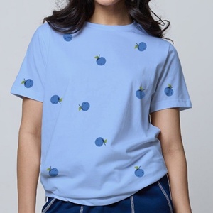 T-shirt en coton pour femme 160 GSM, imprimé fruits Myrtille, col rond, manches courtes, bleu clair – Fabricant de vêtements - Product Image 3