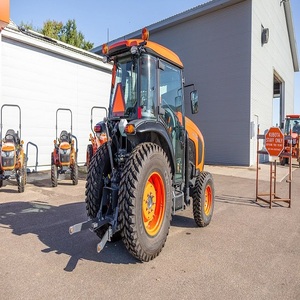 Innovador tractor Kubota M5 091 que ofrece un excelente control de tracción y una cobertura eficiente del campo para las necesidades diarias de la granja. - Product Image 2