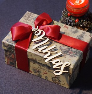 Etiqueta de Madera Personalizada con Nombre, Corte Láser, Decoración Navideña, Estilo Rústico, para Exhibición en Mesa Festiva - Product Image 4
