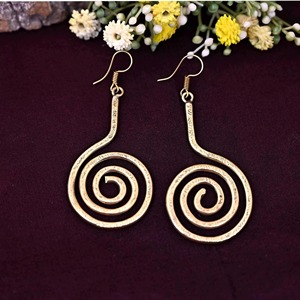 Boucles d'oreilles en laiton non toxiques, matériau sûr, finition lisse, prix d'usine en gros, artisanat métallique - Product Image 4