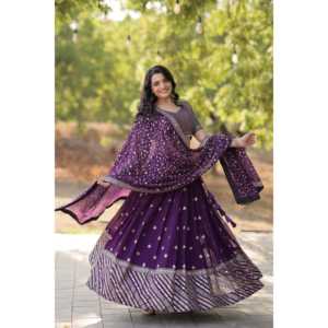 Amzing Faux Blooming paillettes avec threadBrodé travail lehenga choli - Product Image 1
