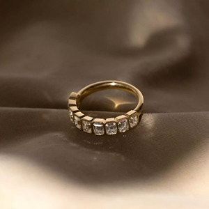 Emerald Cut Lab-Grown <b>Diamond</b> Engagement Wedding <b>Ring</b> 9 Carat Yellow Gold 14k Luxury IGI Certified Party - Product Image 3