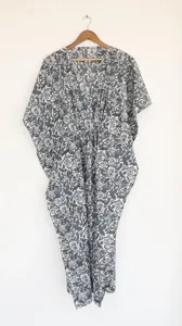 Vestido Kaftan Maxi con Estampado Floral en Bloques Grises Estilo Boho Chic, Cuello en V, Corte Holgado, Algodón, Informal, para Vacaciones y Playa - Product Image 3