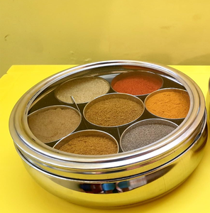 Boîte à épices en acier inoxydable Masala Dabba avec couvercle en verre et cuillère pour la cuisine - Product Image 4