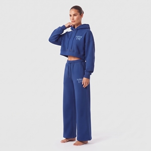 Ensemble deux pièces pour femme : sweat à capuche court bleu et pantalon de jogging large, manches longues, coupe ample, logo personnalisé, respirant - Product Image 3
