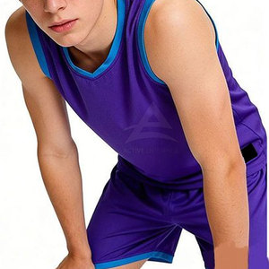 Ensemble de vêtements de sport pour enfants, tissu respirant de qualité supérieure, design personnalisé, coupe confortable, pour l'entraînement et les matchs - Product Image 4