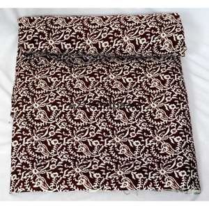 Tissu en coton 100% imprimé à la main avec des motifs floraux indiens pour filles et femmes, tissu léger, respirant et à séchage rapide pour l'été - Product Image 4