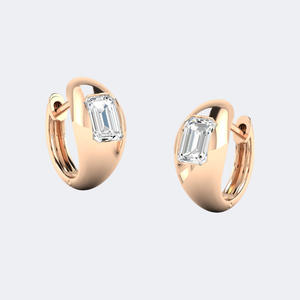 Pendientes de aro anchos tipo Huggie con diamante cultivado en laboratorio de corte esmeralda de 1.00 CTW, oro de 14K, VVS VS DEF, engaste plano, banda brillante gruesa, joyería - Product Image 2