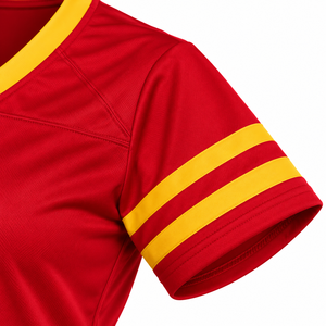 Camisetas de Fútbol de Manga Corta para Mujer PDK con Emblema Decorativo Grande en la Parte Delantera, Cuello en V y Franjas Atléticas en las Mangas - Product Image 5