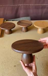 Support à gâteau rond en bois, populaire et durable, écologique, résistant à la chaleur, fait main, passe au lave-vaisselle, pour la maison et la cuisine - Product Image 2