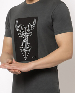 เสื้อยืดคอตตอนพิมพ์ลายคุณภาพสูงสำหรับผู้ชาย ทรงปกติ คอกลม สวมใส่สบาย เหมาะสำหรับแฟชั่นฤดูร้อนและการสวมใส่ในชีวิตประจำวัน - Product Image 2